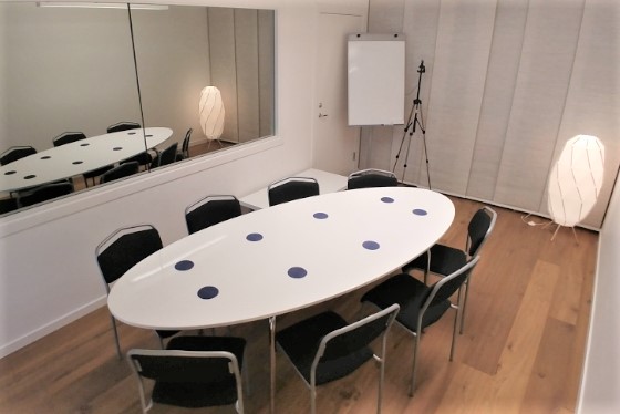 Picture of large test room, set up for focus groups